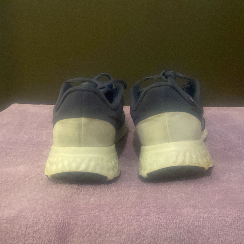 Shoes - Picture 3 of 6